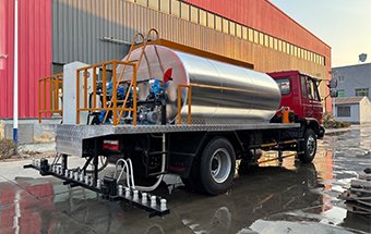 Bitumen Distributor
